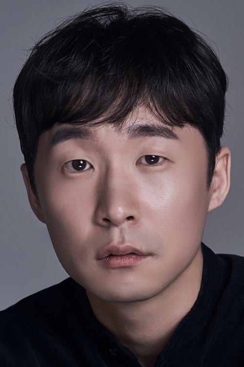 Son Seung-hoon as Suzuki