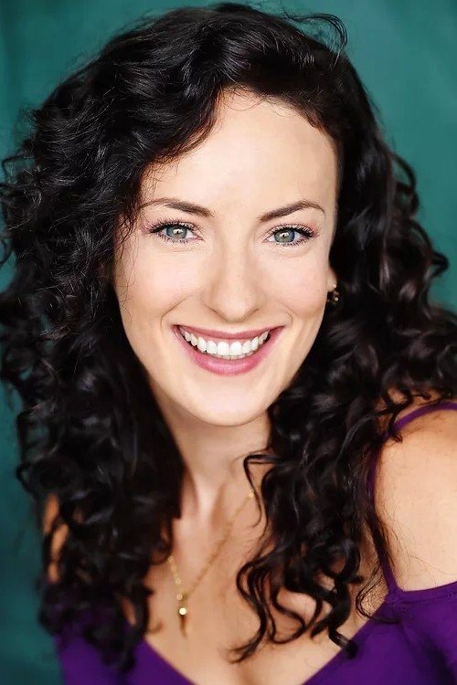 Leah Caruana as Elizabeth Malcolm