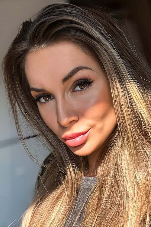 Kaylee Possemiers as Self