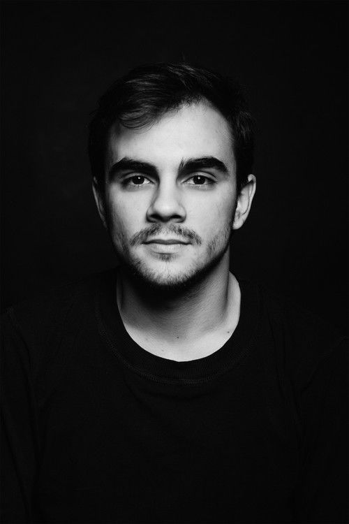 Stefan Beronja as Dostavljač