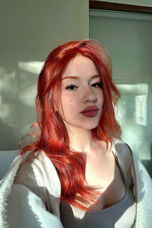 Selin Aksar as The Girl