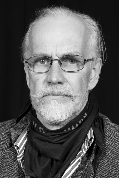 Toomas Suuman as Real Estate Man