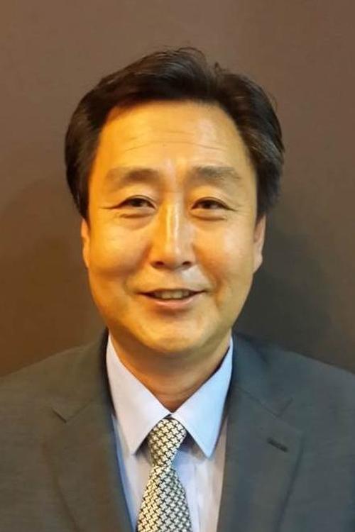 Lim Yong-soon as 판사 [특별출연]