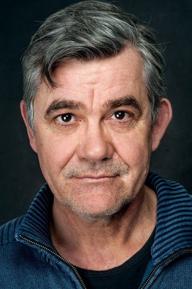 Dirk Schoedon as Mr. Aiger