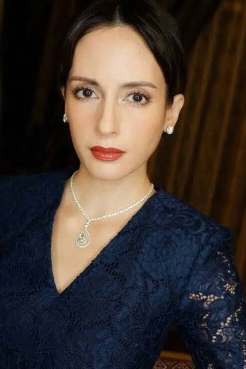 Bianca Adinegoro as Lina