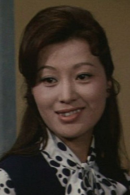 Tomomi Satō as Kazumi Asakura