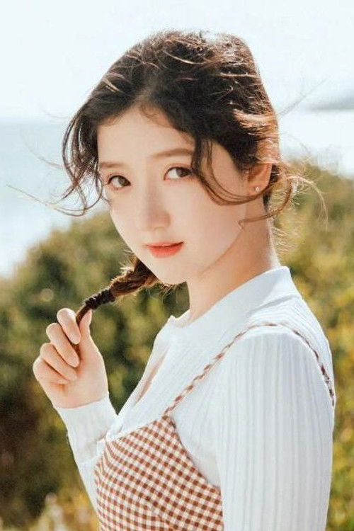 Ye Tingran as Jiang Caiwei