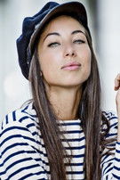 Tess Masazza as Sara