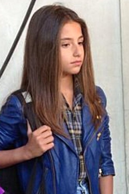 Chanel Hoxha as Fillette Orly