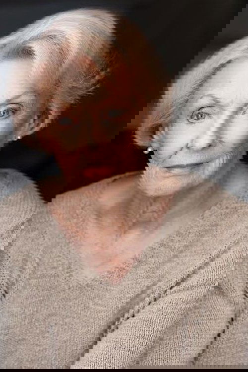 Barbara Wallace as F.B.I. Woman