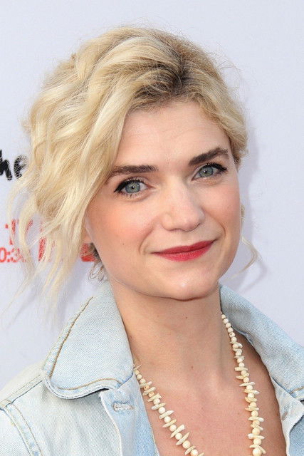 Megan Ferguson as Farrah