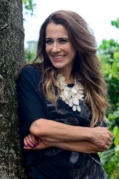 Luisa de los Ríos as Leonela