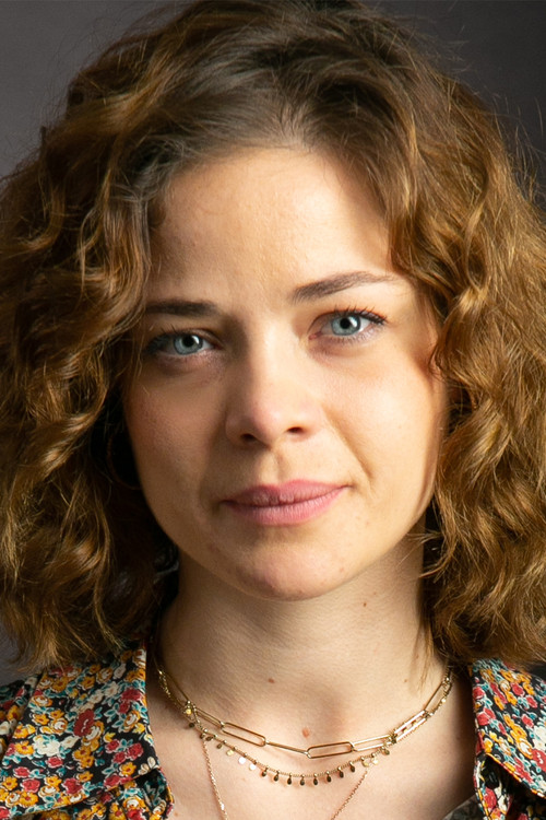 Marine Gesbert as Julie