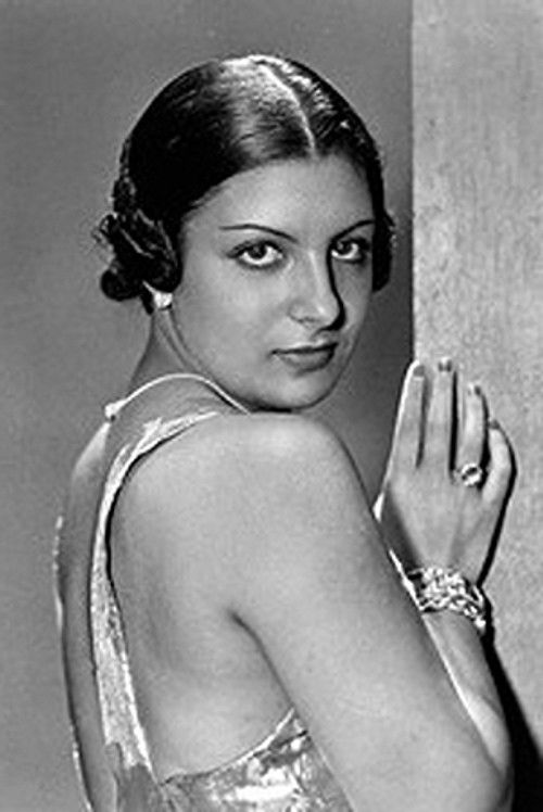 Maria Helena Matos as D. Eulália