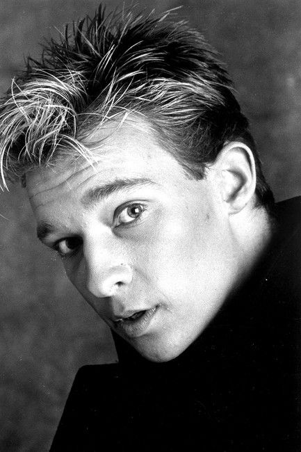 Thomas Nock as Helmut