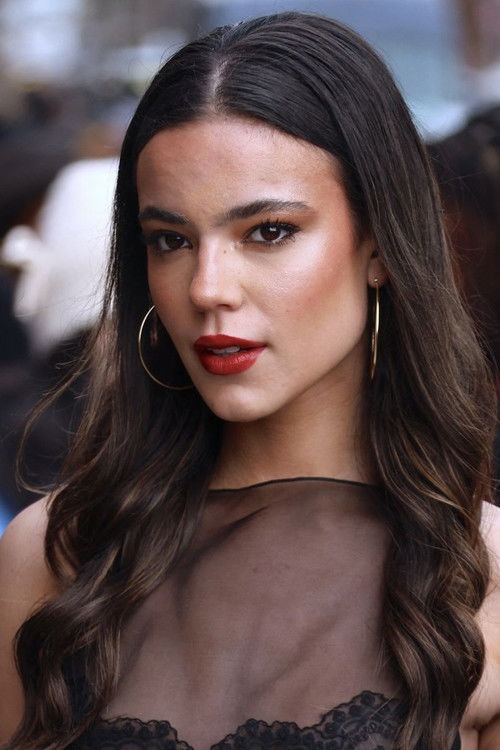 Ella Mendelsohn as Vanessa