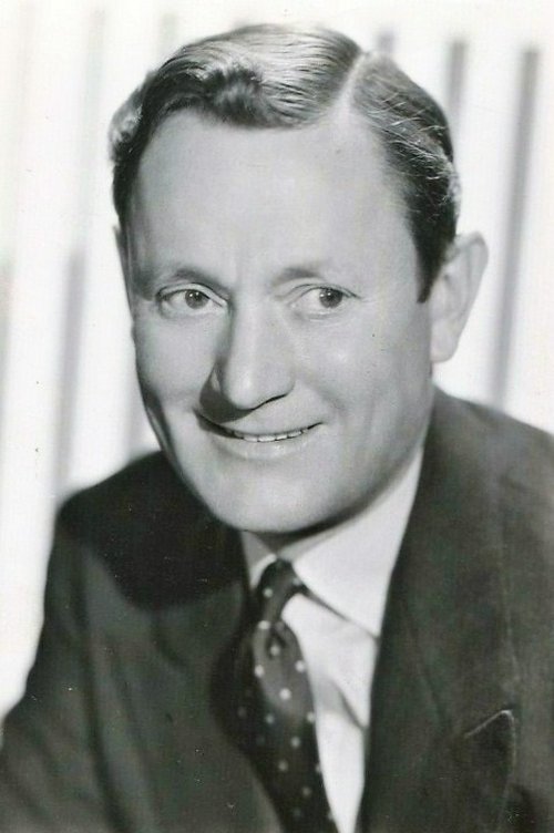 Roscoe Karns as Police Inspector Rocky King