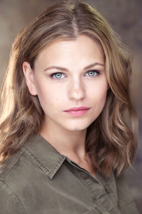 Sophie May Wake as Young Phyllis