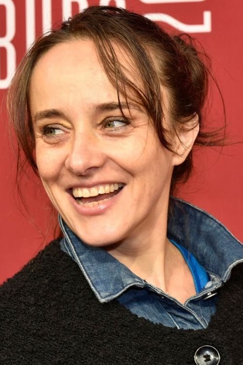 Lidija Zelovic as Yulia's mother