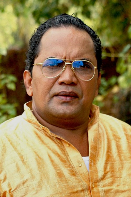 Shivaji Guruvayoor as Dineshan