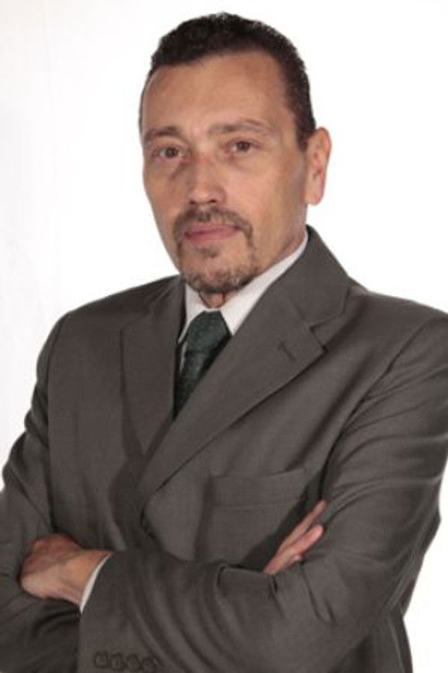 Paulo Ivo as Voice