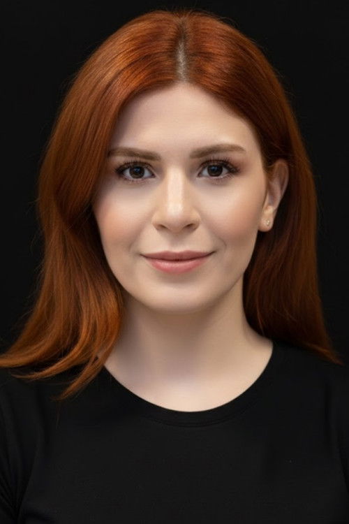 Yeliz Kuvancı as Ayşe Şakrak