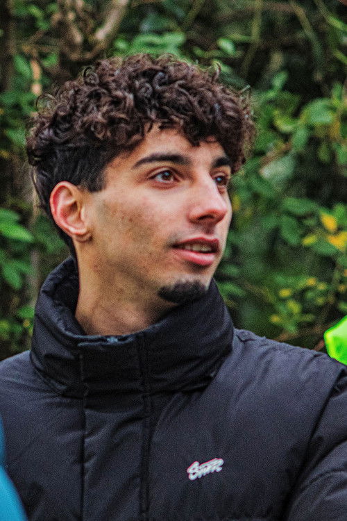 Maxence Bernizet as Théo