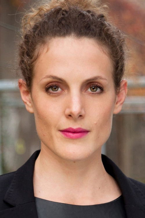 Barbara Lanz as Alma