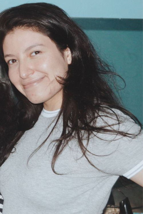 Hannia Fomperosa as Ingrid V