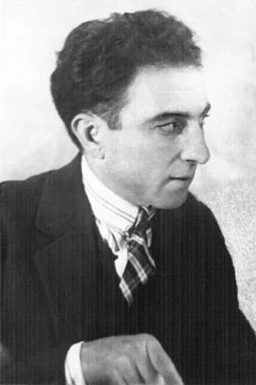 Armand Guerra as Lucas