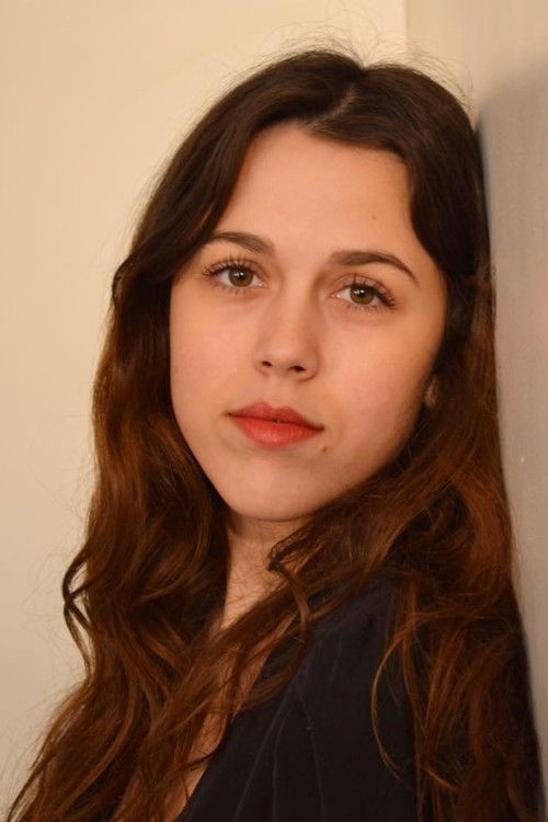 Orane Braujou as Camille