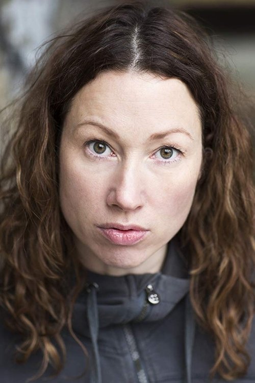 Tippy Elgar as Kerry