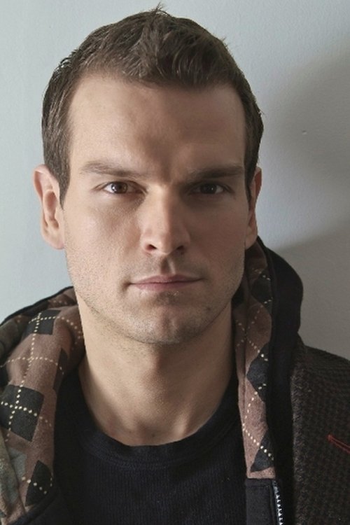 Warren Derosa as Barnes