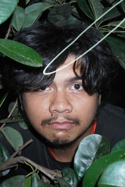Ahmad Fadhil as Fadhil Pondoq