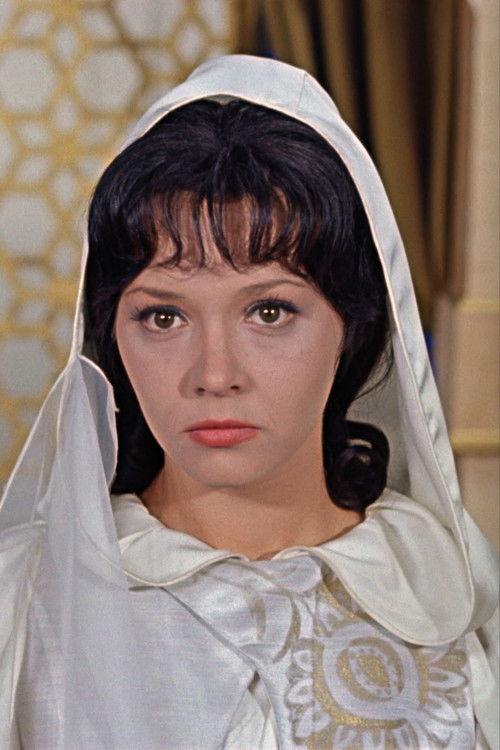 Teréz Várhegyi as Dusmáta