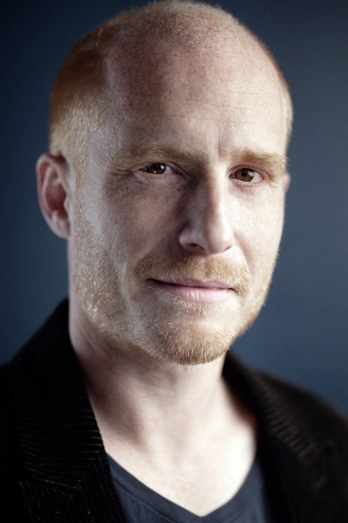 Antoine Cholet as Peter