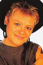 Karina Høgfeldt as Artist