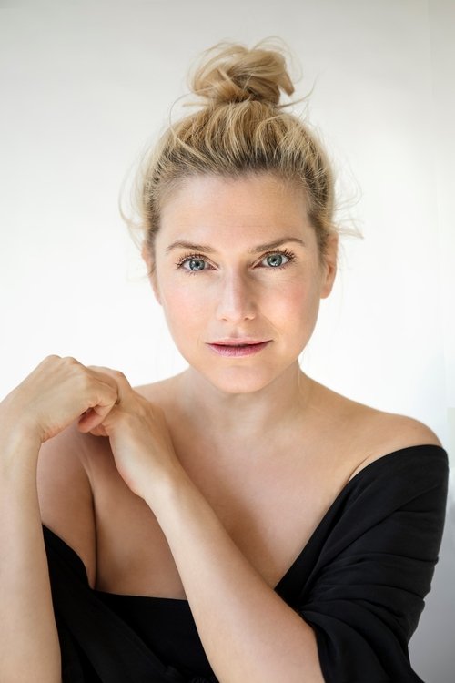 Jeanette Biedermann as Franziska Schrötter