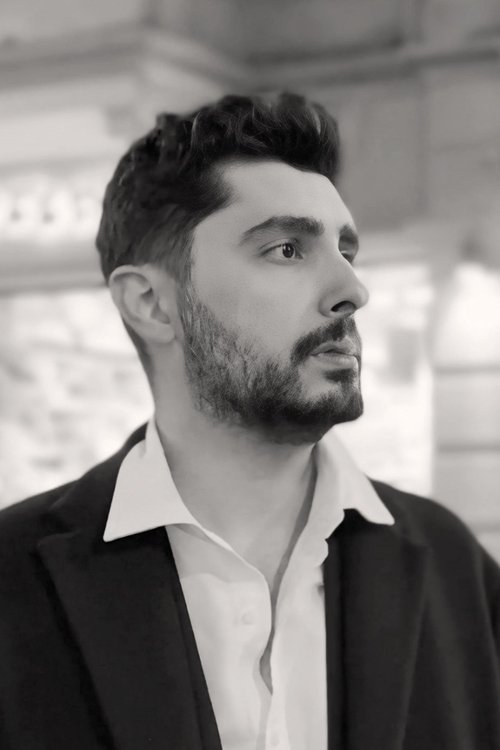 Deniz Zahmetsiz as Bülent