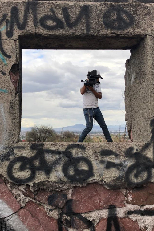 Ro Jim as Radio Fantasma