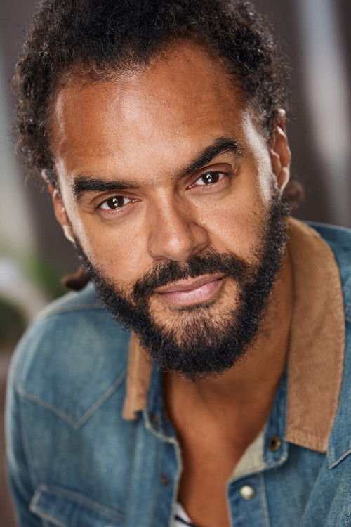 Henri Binje as Le Gardin Waiter