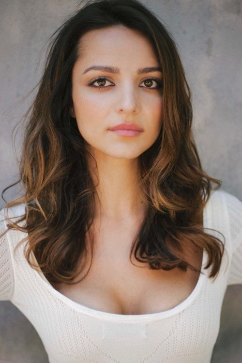 Danielle Horvat as Jessica 'Gap Girl' Bird