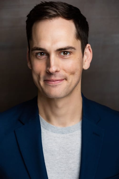 Sean Hankinson as Cafeteria Heckler