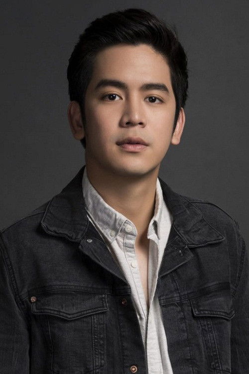 Joshua Garcia as Elias Sanchez