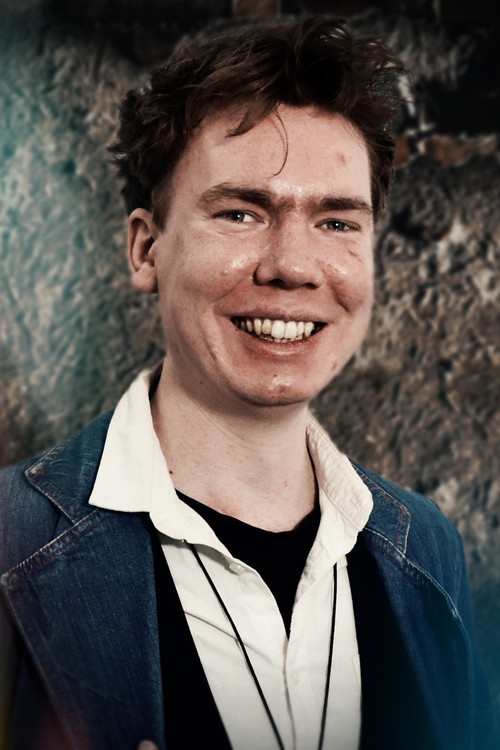 Victor Hampson as Thomas Wrinklesmooth