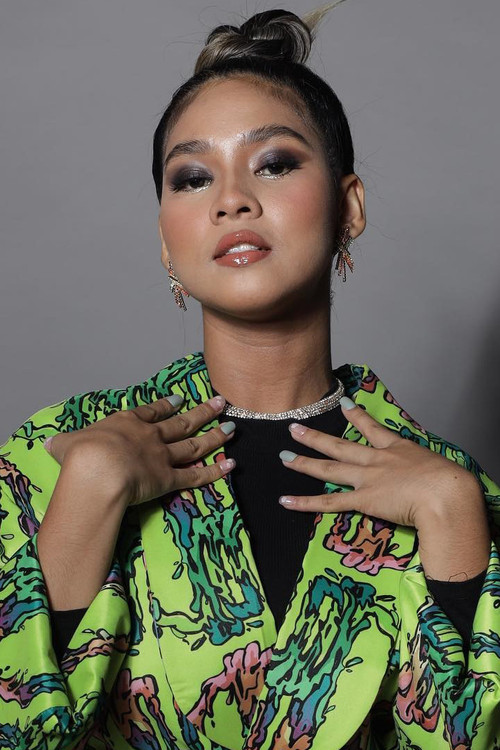 Aqeesh Aleeya as Amira