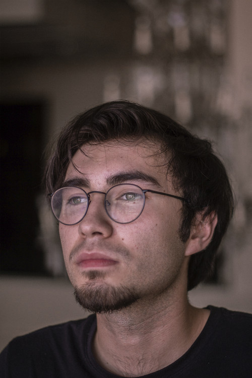 Alberto García as José