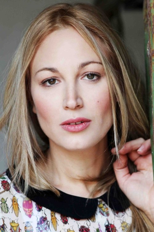 Barbara Bonanni as Beatrice