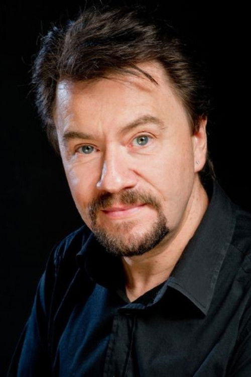 Enrique R. del Portal as Thenardier