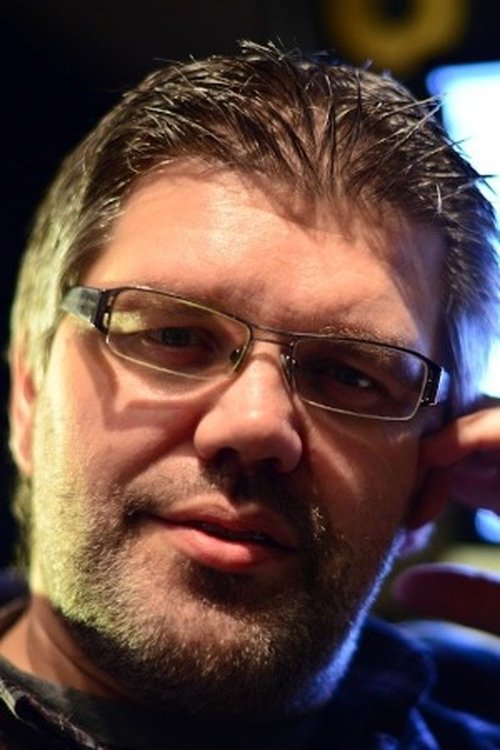 Gunnar Hoaas as Cult Member